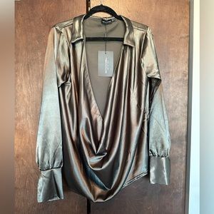 Shiny/Shimmery Deep V Neck Silky Collared Top - Pretty Little Thing - Size 6